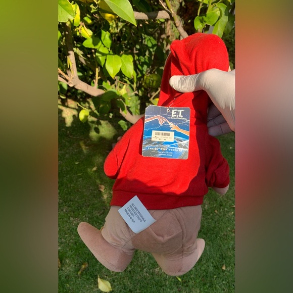 Universal Studios Exclusive - Plush Pillow - E.T. in Red Hoodie 15 Inch - Picture 3 of 3